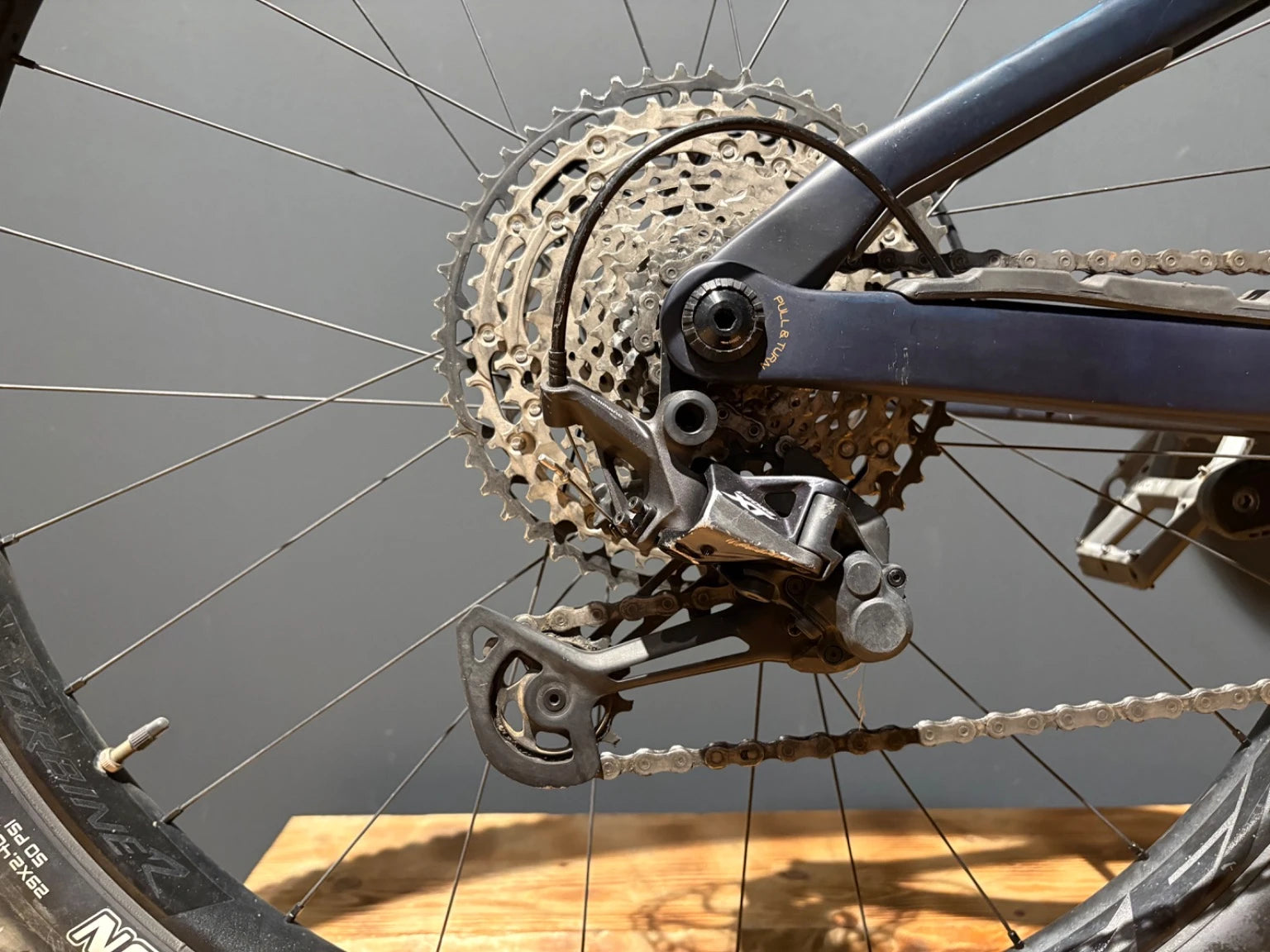 Orbea Rise M10 Coal Blue - Red Gold | Gebrauchtrad | M - Liquid-Life