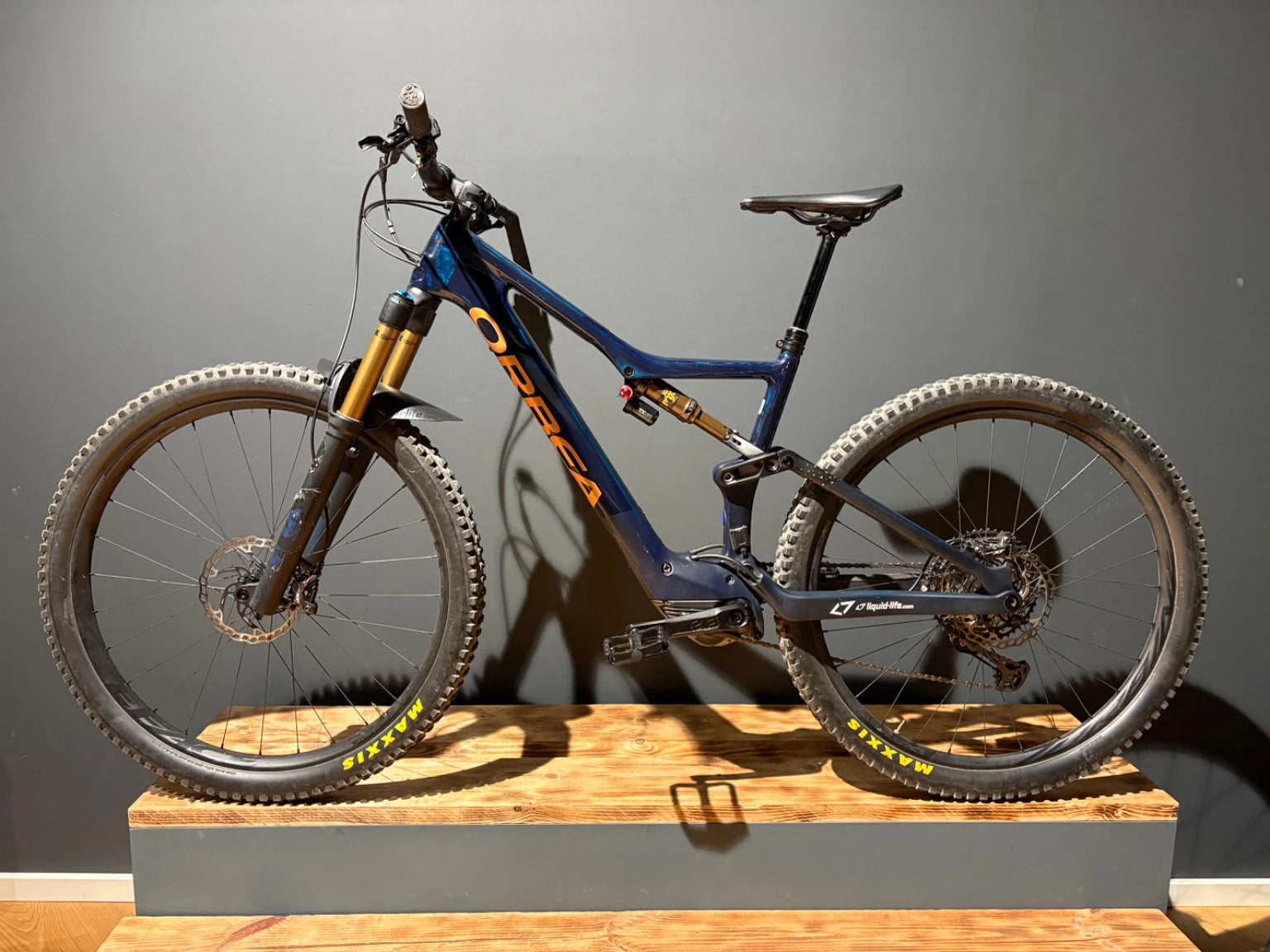 Orbea Rise M10 Coal Blue - Red Gold | Gebrauchtrad | L - Liquid-Life