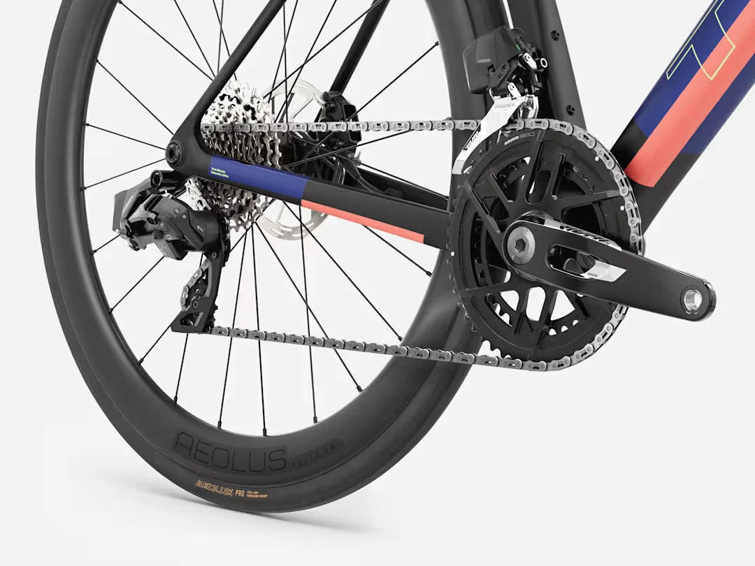 Trek Madone SL 6 AXS Gen 8 Blue/Black/Coral 2027