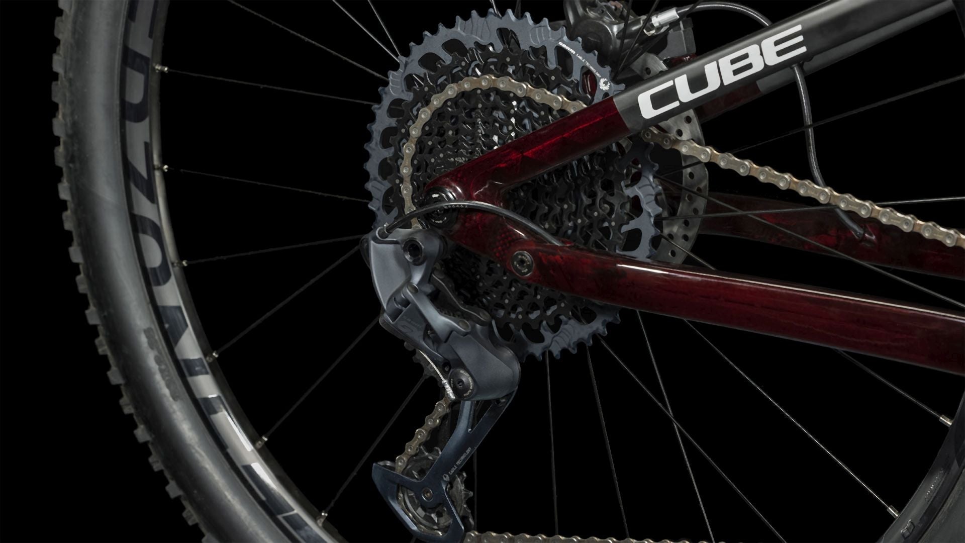 Cube AMS ONE11 C:68X Pro liquidred´n´carbon