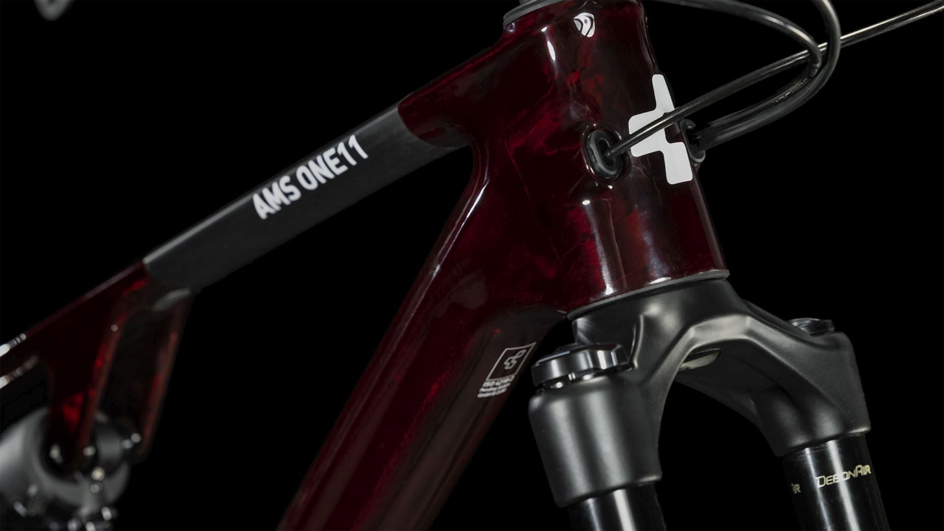 Cube AMS ONE11 C:68X Pro liquidred´n´carbon