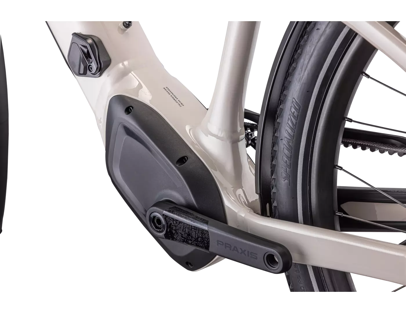 Nahaufnahme eines Specialized Turbo Vado E-Bikes zeigt Antrieb und Hinterrad mit Specialized-Reifen.