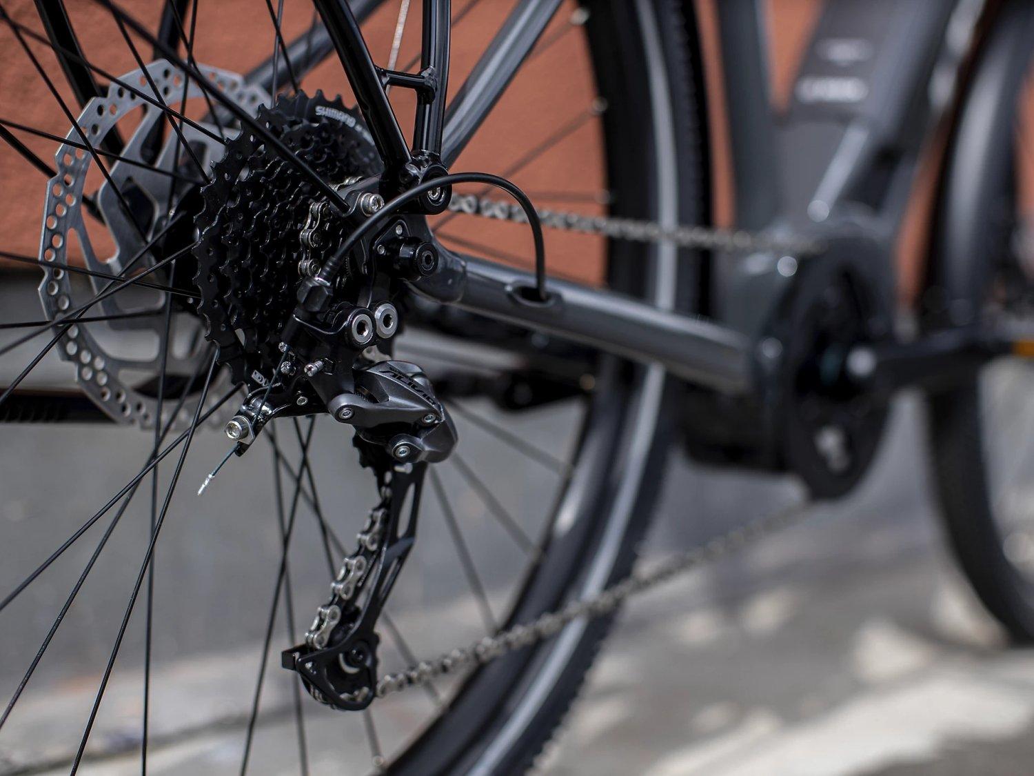 Trek Allant+ 5 Solid Charcoal - Liquid-Life